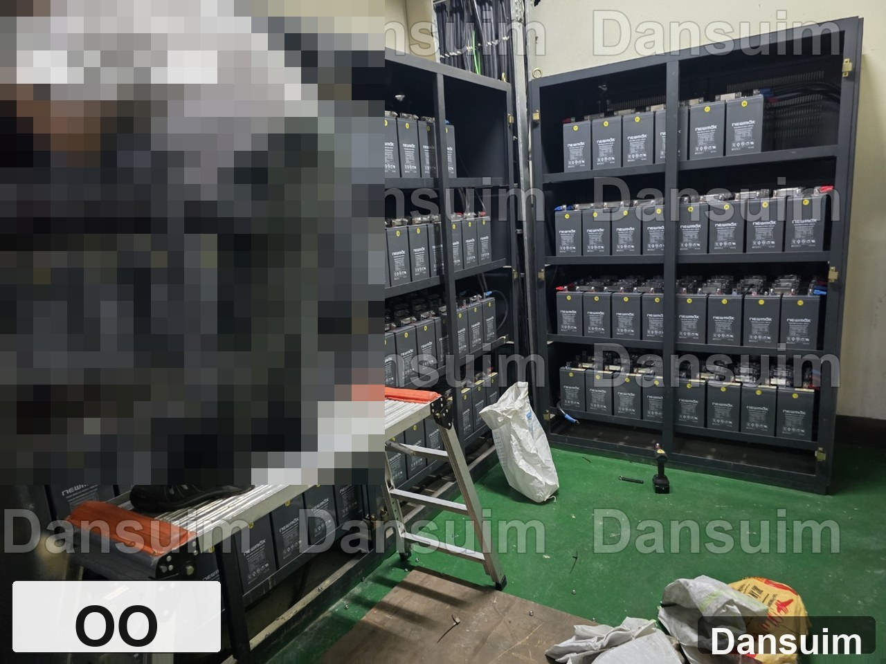 OO 현장 산업용 배터리 교체 전
