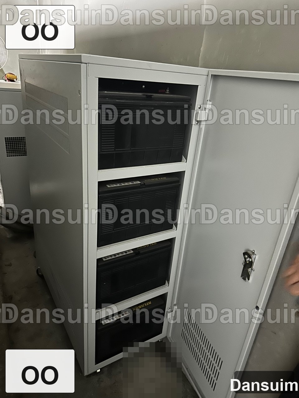 OO 현장 산업용 배터리 교체 전